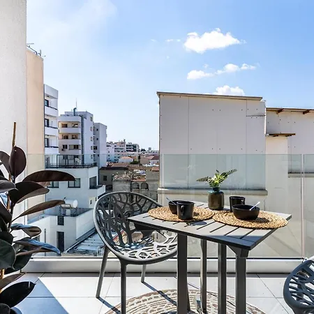 Made With 1-br By Finikoudes Apartment Larnaca