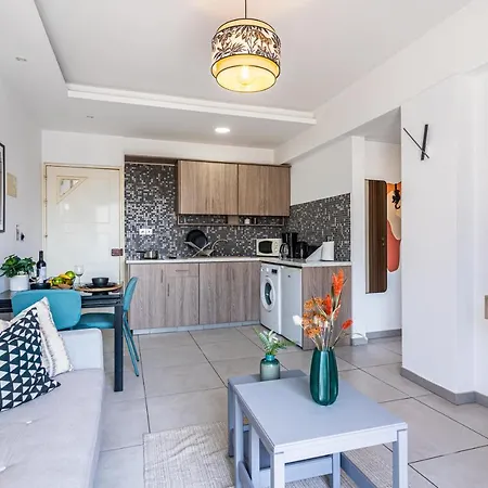 Made With 1-br By Finikoudes Apartment