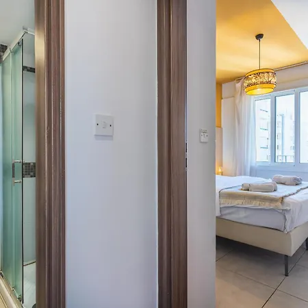 Made With 1-br By Finikoudes Apartment *