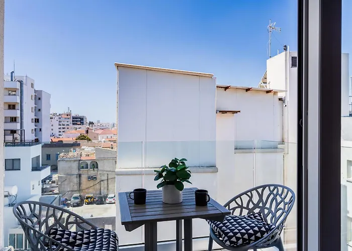 Apartment Made With 1-br By Finikoudes Larnaca