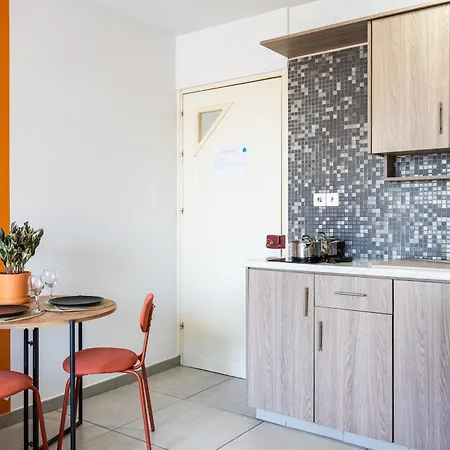 Made With 1-br By Finikoudes Appartement