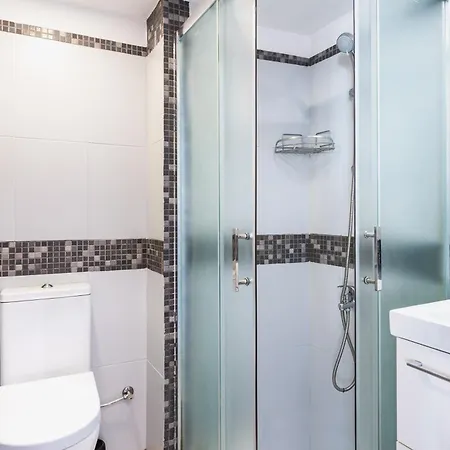 Made With 1-br By Finikoudes Appartement *