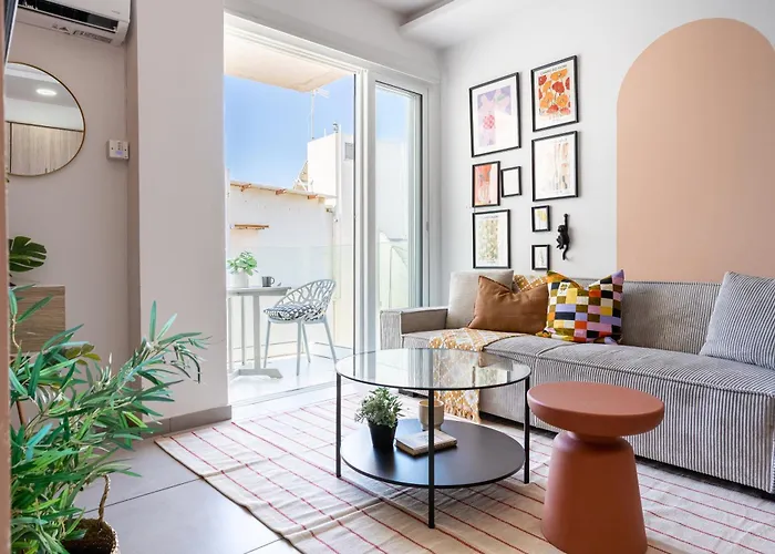 Made With 1-br By Finikoudes Apartment